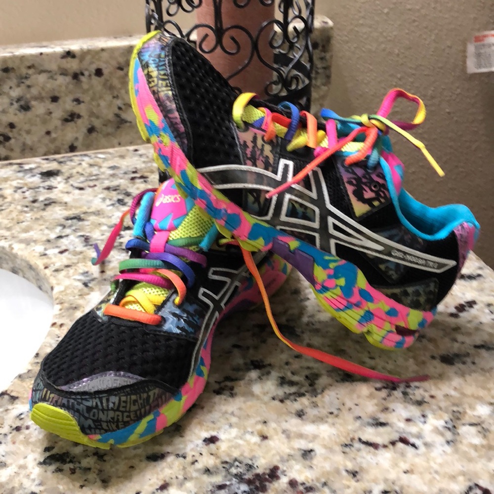 Women’s ASICS shoes size 8
